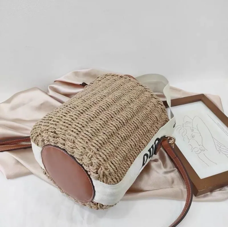 Moda Kadın Hasır Örgü Kova Çanta Logo Mektup Baskı Tasarımcısı Crossbody Çanta Çanta