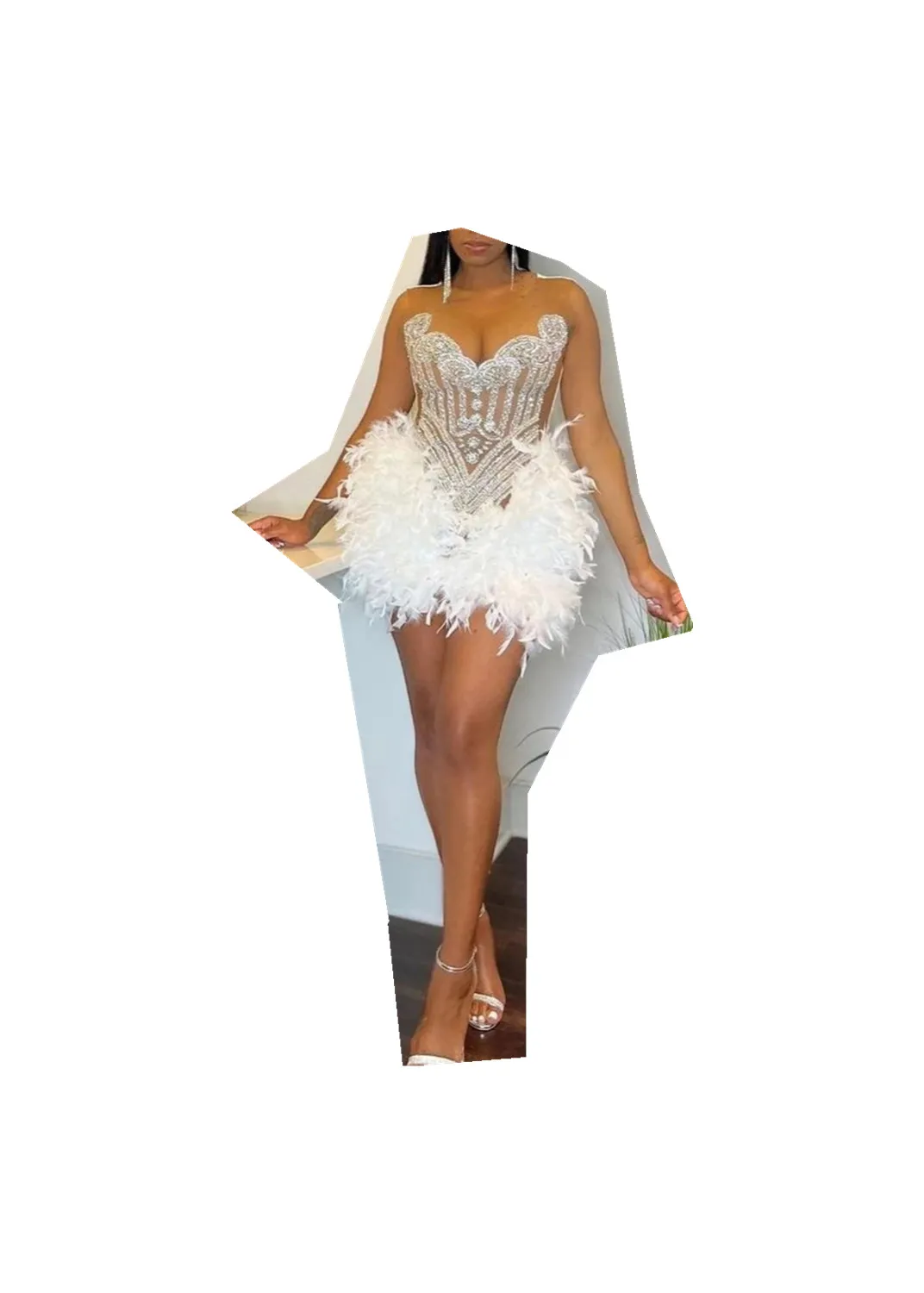 Risparmia alla grande su Abiti Da Ballo Glitter Bianco Abiti Da Ballo  Glitterati: Abito Corto Sexy Bianco Da Ballo Con Piume Di Lusso, Perline E  ..., image size:1072x1500