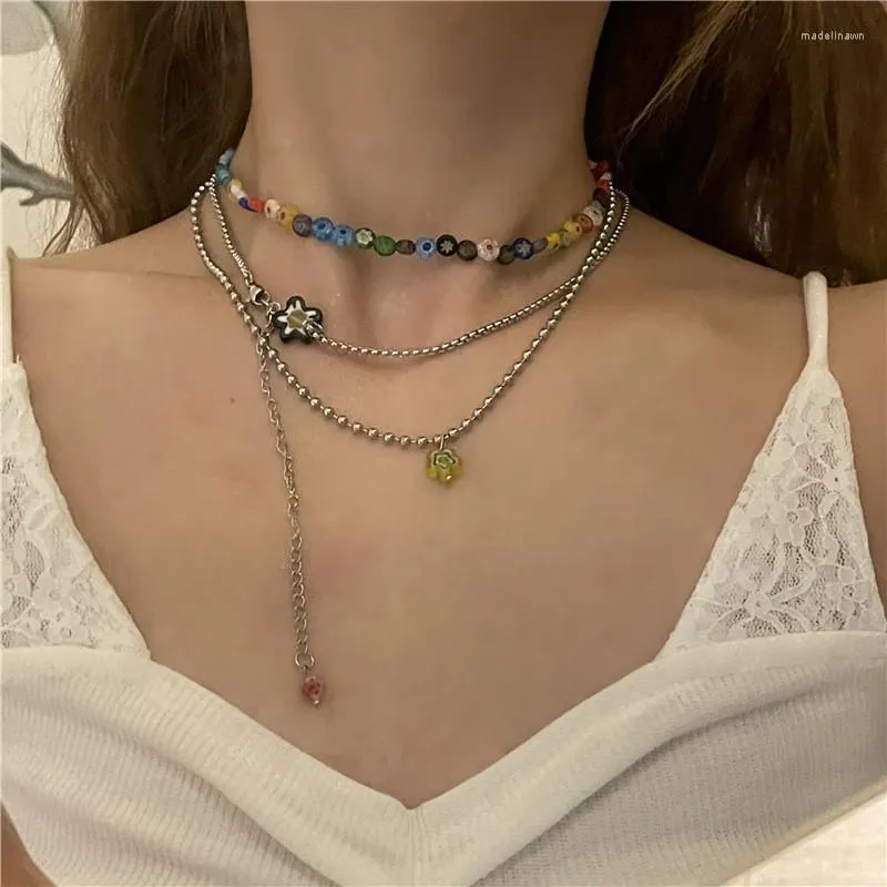 Kedjor koreansk designkänsla nischglasstruktur 3 skiktade halsband färgglada blommor bohemisk kall vindhalsband