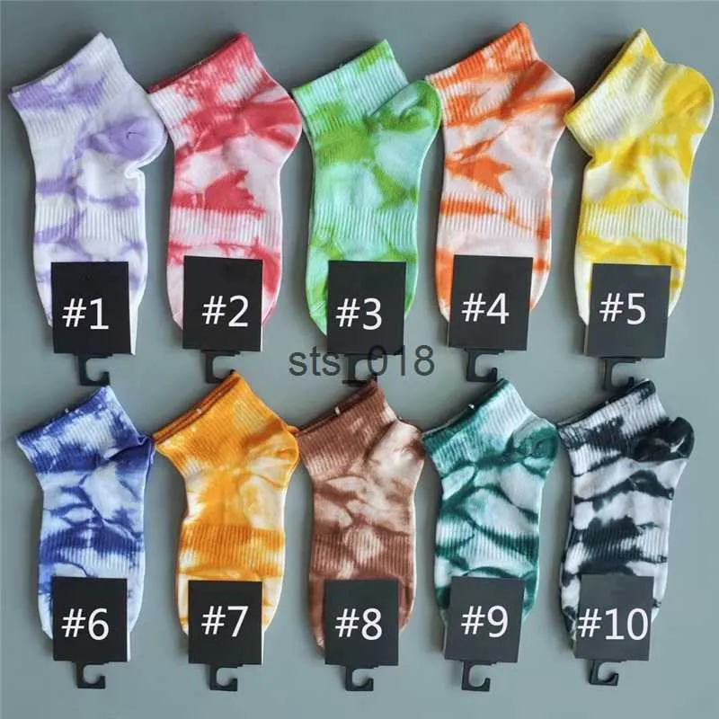 Sportsokken Nieuwste Tie Dye Short Printing Socks Street-Style Gedrukte katoenen enkelvochten voor mannen Women Low Cut Sock T230228