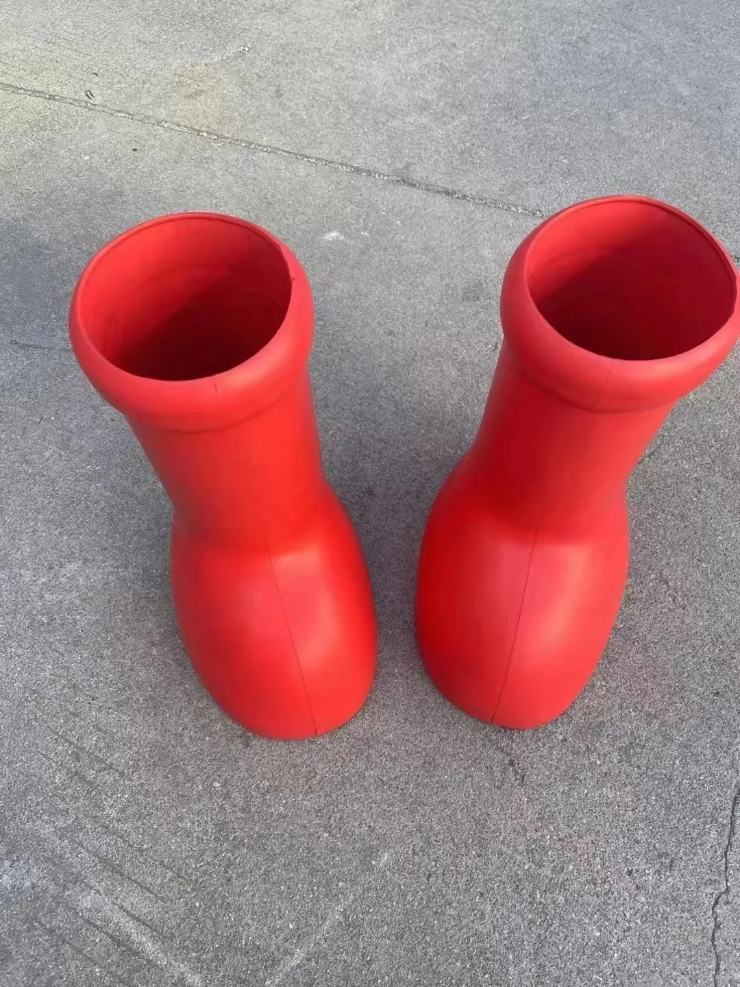 Astro Boy las mismas botas de lluvia de cabeza grande 2023 primavera y verano nuevo tubo alto aumento de suela gruesa pierna delgada botas rojas grandes para hombres y mujeres Mschf