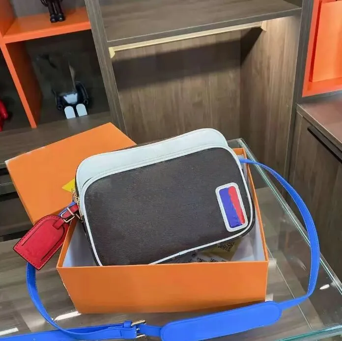 2023 kadın erkek çanta tote crossbody çanta lüks tasarımcı moda cüzdan kamera kılıfları kart cepleri çanta omuz çantası kızlar erkek sırt çantaları