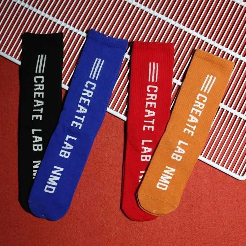 Men's Socks LAB NMD European and America Popular Street Sports Men's SOCKS Letter Bar Hiphop Purecolor Women In the Stockings Z0227