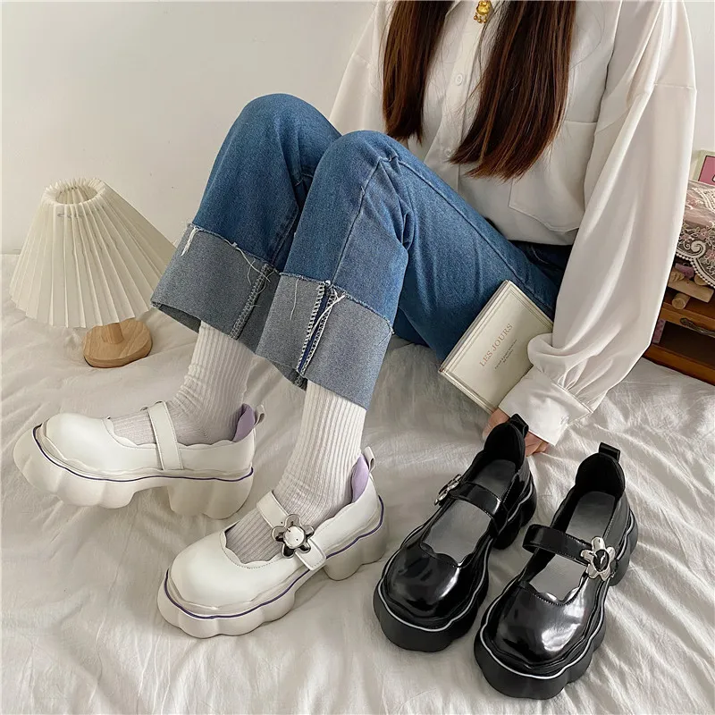 منصة Lolita Shoes Girl Girl White High High Cheels Round Toe Mary Jane Women Patent Paux Leather Cosplay Shoes Cosplay