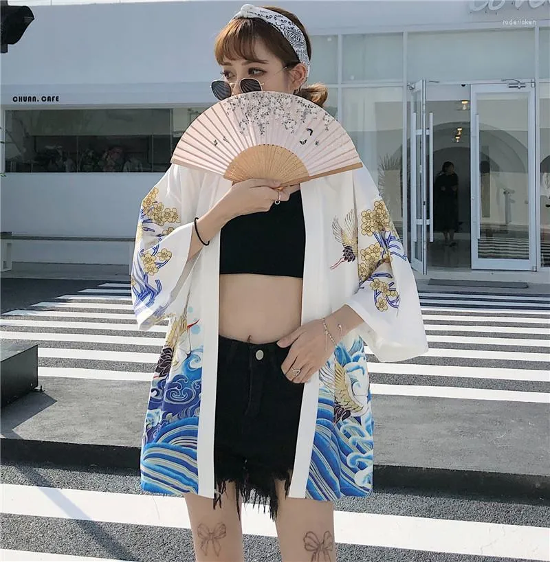 Etniska kläder harajuku japansk stil mode kimono kvinnor 2023 vita svarta män kvinnlig cardigan blus haori asiatiska samurai kläder skjorta