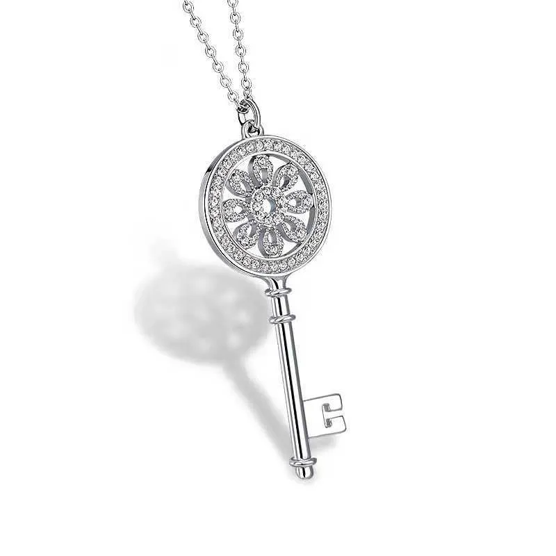 Designer Brand New Tiffays key necklace womens titanium steel micro inlaid zircon small fresh fashion light luxury style