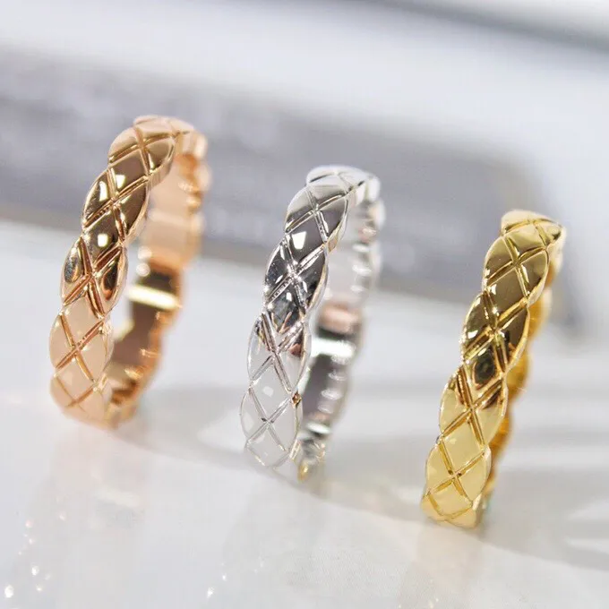 Pierścienie mody dla mężczyzn kobiety grawerowane grawerowane listu miłośnicy biżuterii odpowiednie do wielu zastosowań