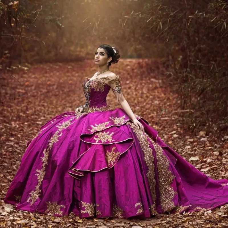 Charro robes de 15 anos robes de Quinceanera chérie dentelle appliques perles fuchsia bal doux 16 robe Tribunal Train