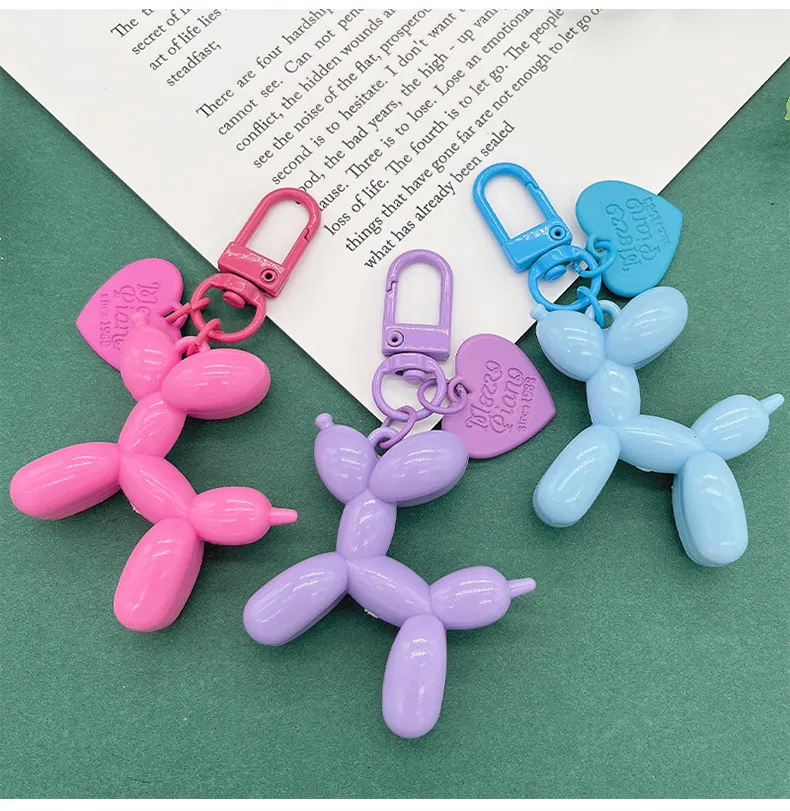 IVORE.GROUP Balloon Dog Keychain (Multiple Colors!) White