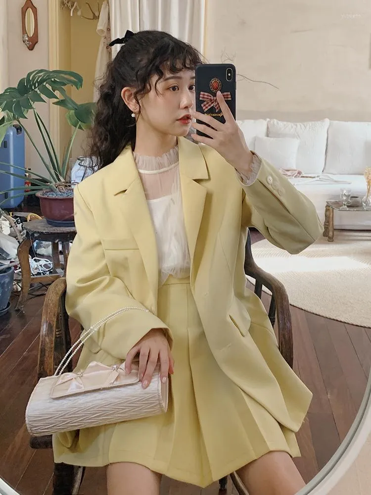 İki Parça Elbise Kadın 2 Set Sarı Mori Kız Blazer Preppy Style Düz Renk Düğmeleri Kat Kısa Pleatd Etek 2 PCS Sonbahar