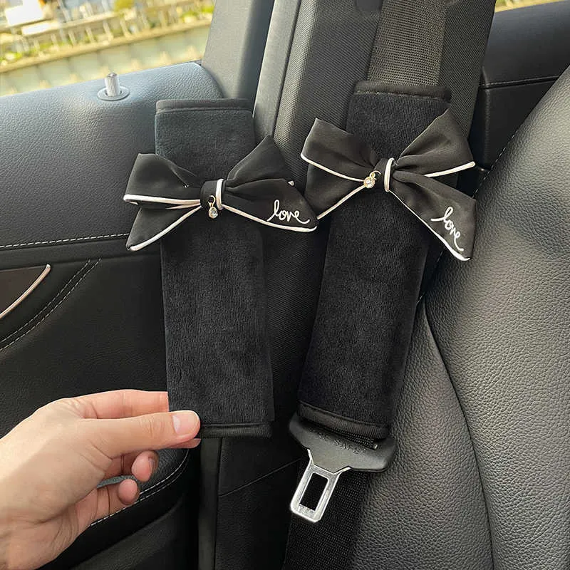 Car Soft Seat Belt Cover Universal Auto Seat Belt Covers Warm Plush Safety Belts Shoulder Protection Auto Interior Accessories