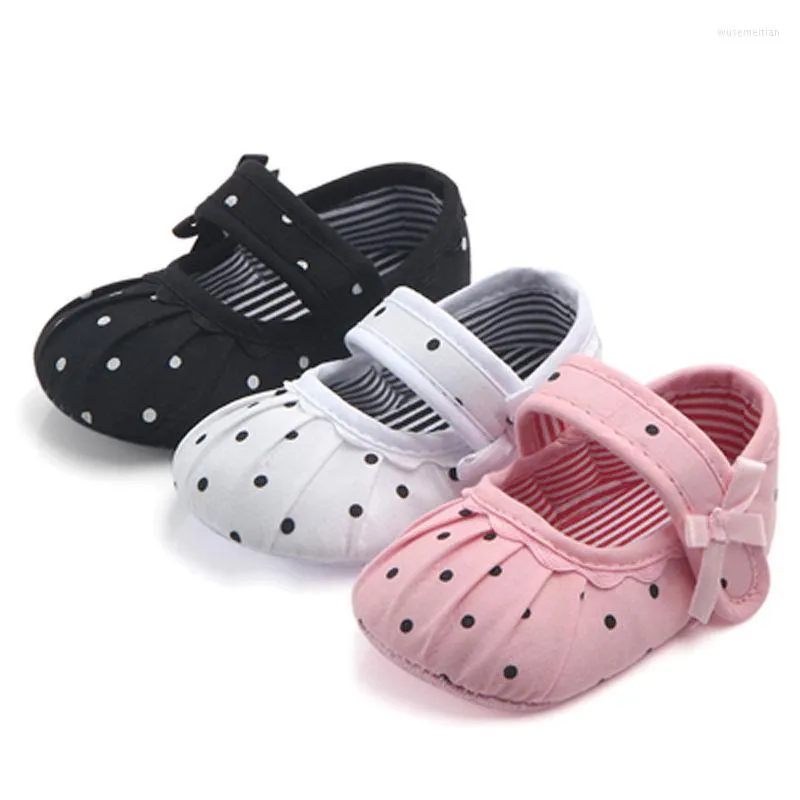 Första vandrare Baby barn födda och småbarn 1 år Black Shoes Polka Dot Casual Walking Girls 0-18m