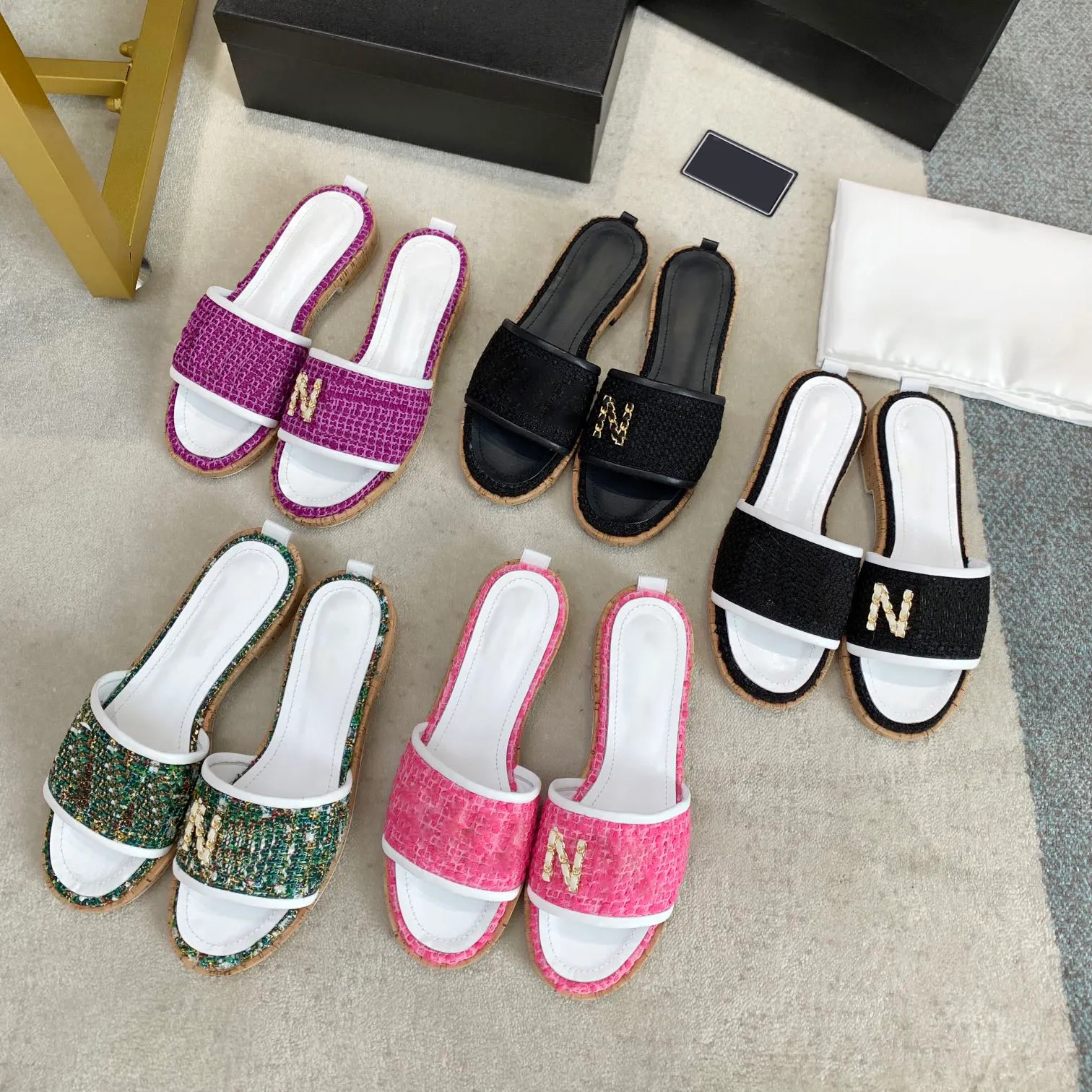 Luxury Designer Women Slippers Embroidered Letter Chain Sandals Colored Casual Thick Heel Slippers Summer Fashion Outwear Holiday Beach Slippers