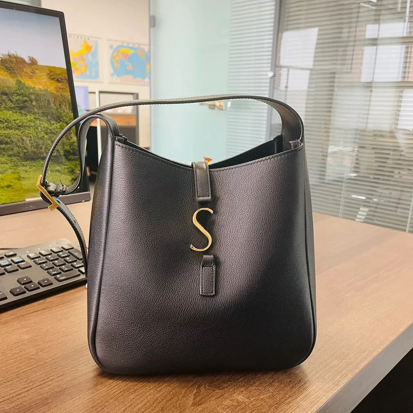 Le5a7 Designer Hobo Duffle Sutkesh Bag For Women And Men Cowhide