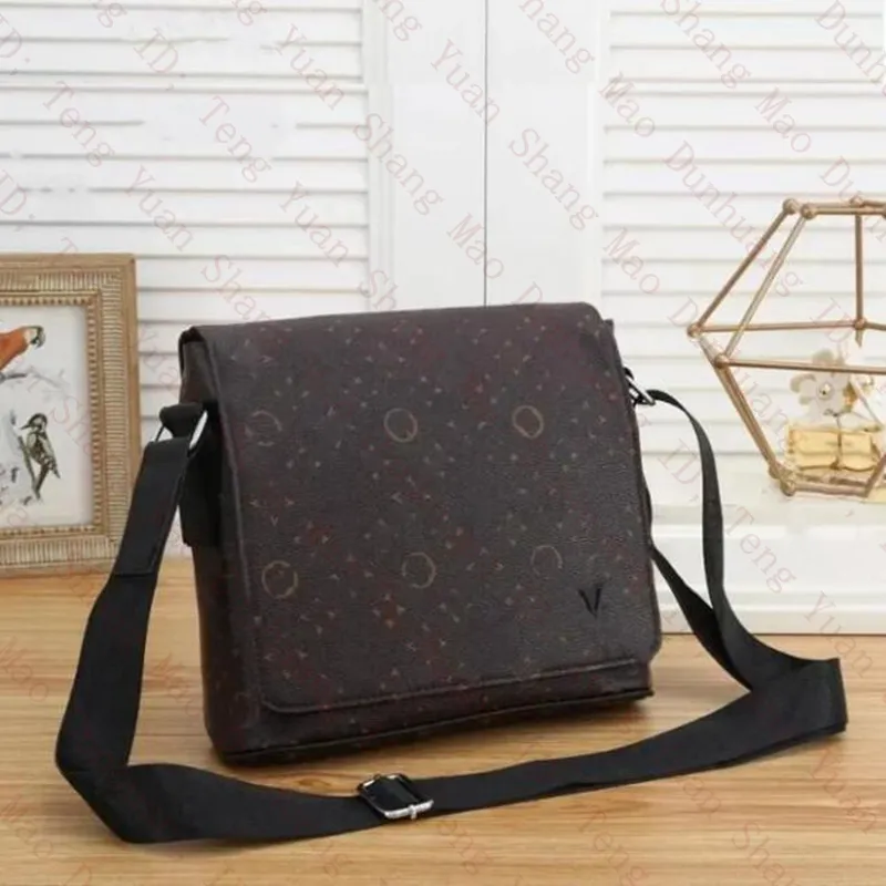 luxurys Men Shoulder Bag Briefcase handbag designers bags clamshell fashion Messenger Bag Purse Men Women school bookbag Brand Crossbody Bag