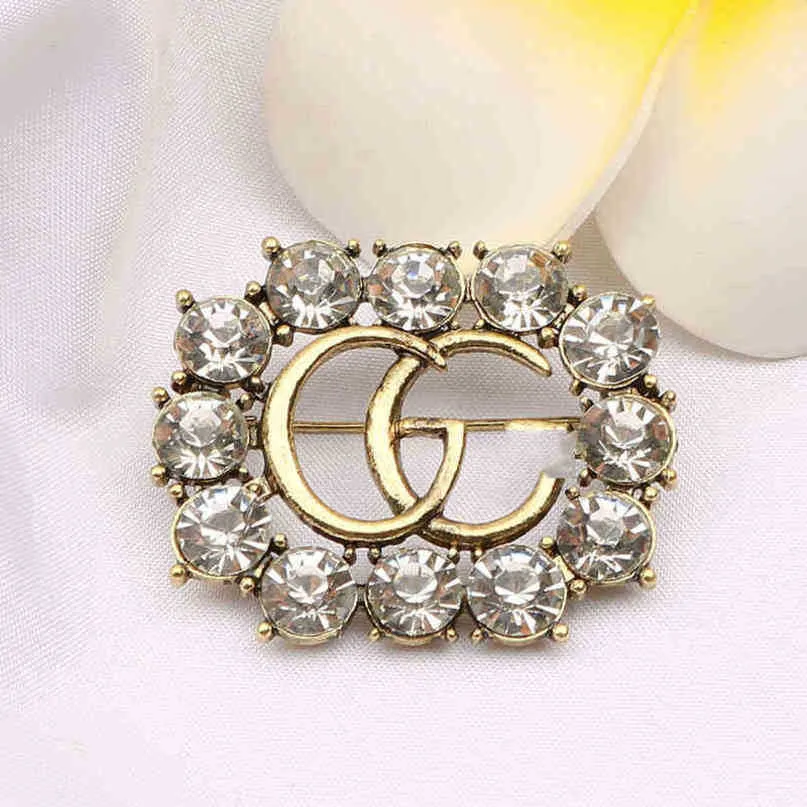 60% de desconto em joias de grife, pulseira, colar, anel popular incrustado com acessórios de liga de diamante, joia de broche leve