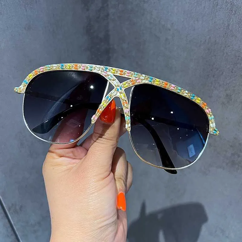 Lyxiga solglasögon varumärke modedesigner utomhus sommar strass kvinnlig överdimensionerad metallram pärlor