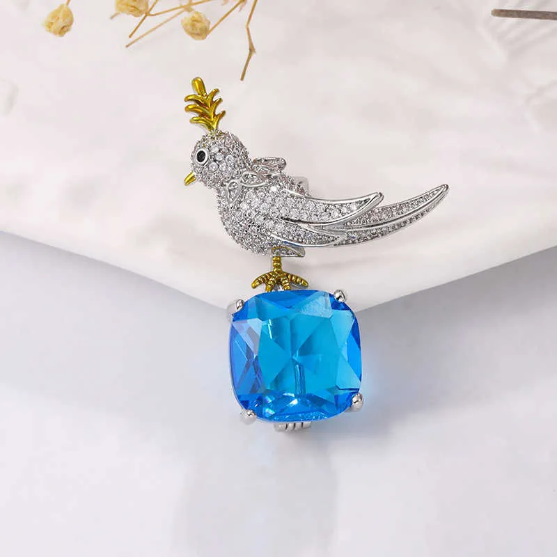 Spille Spille WEIMANJINGDIAN Nuovo arrivo di alta qualità Cubic Zirconia Bird Ice Cube Jewelry Chest G230529