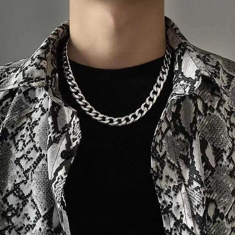 Pendanthalsband 2021 Hot Trendy Figaro NK Chain Men Necklace Classic rostfritt stål Länk Kedjhalsband för män smycken gåva J230601