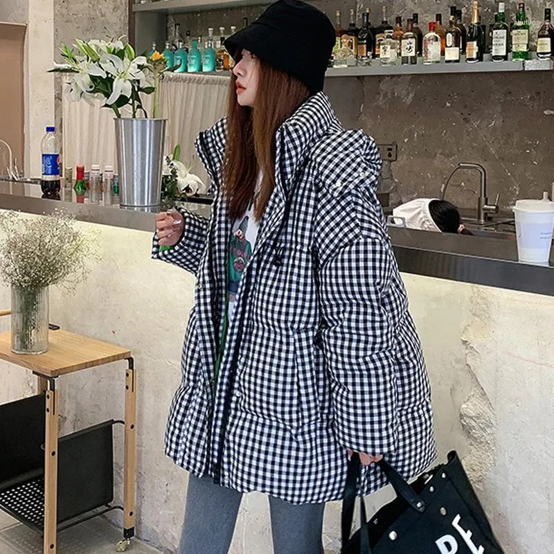 Women's Down Autumn Winter Jacket Kvinnor Fashion Plaid Kontrast Färg Koreansk stil Löst mellankläder för kvinnor Casual Jackets Coats