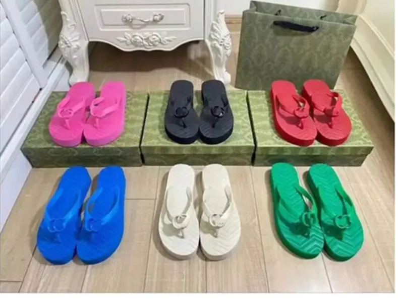 مصمم الأزياء السيدات Flip Flops Simple Youth Slippers أحذية Moccasin مناسبة لفناد الربيع والفنادق الشواطئ أماكن أخرى الحجم 35-42