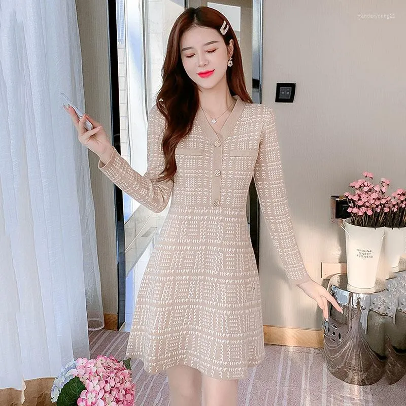 Casual Kleider 2023 Herbst WinteKnittingDress Frau Elegante Koreanische Abend Langarm V-ausschnittKnopf Plaid Sexy Mini Für Frauen Party