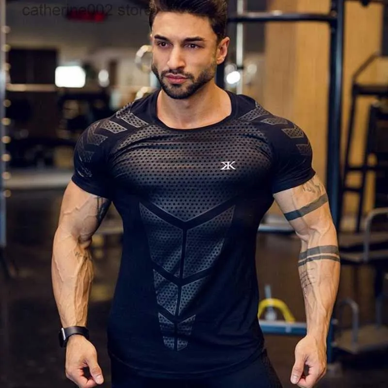 Men's T-Shirts Compression Quick dry T-shirt Men Running Sport Skinny Short Tee Shirt Male Gym Fitness Bodybuilding Workout Black Tops Clothing T230601