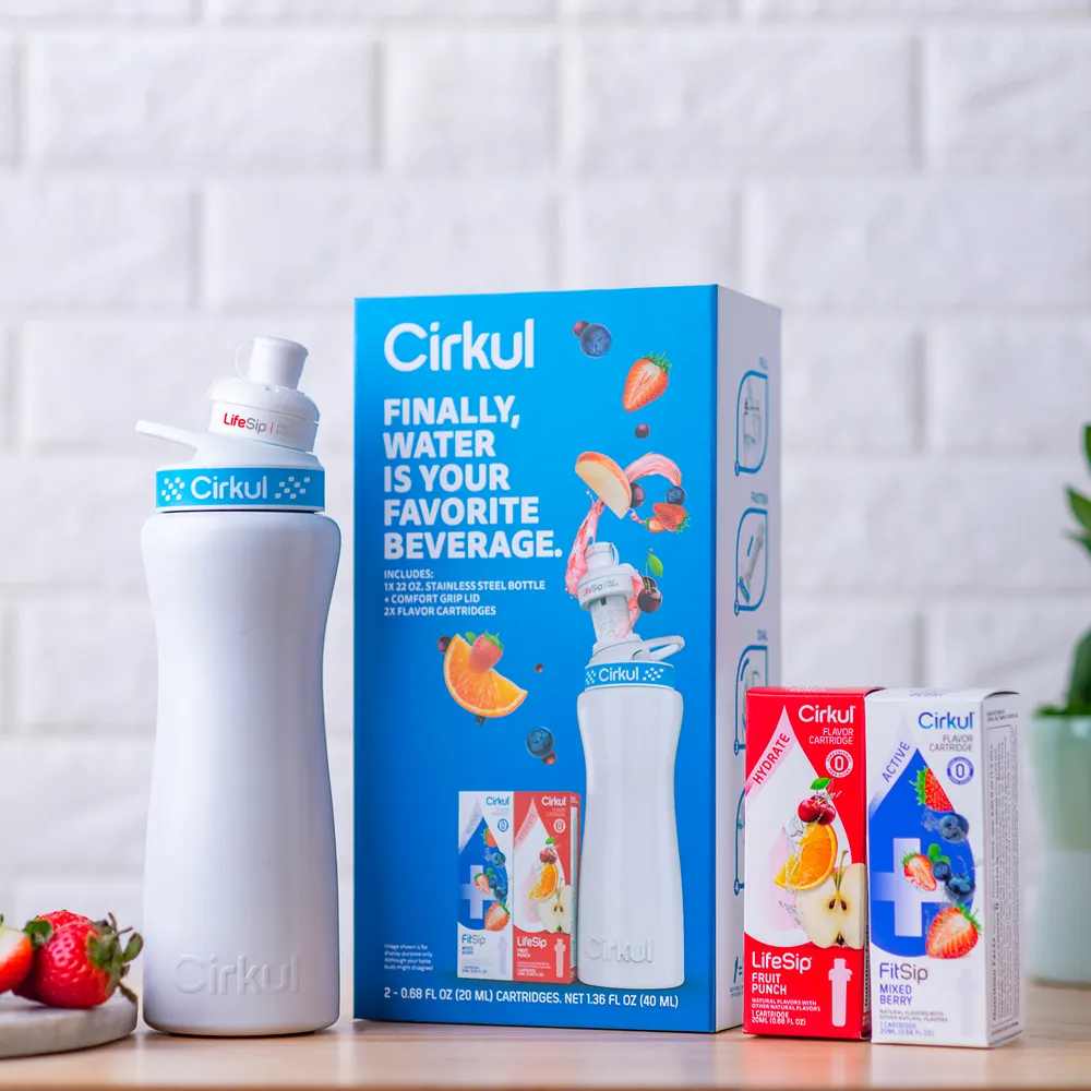 Cirkul Plastic Water Bottle Starter Kit with Blue Lid 22oz & 2 Flavor Cartridges