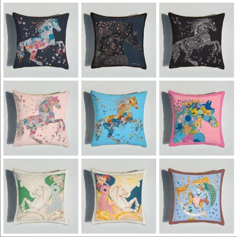 Flower Horse 45,7 x 45,7 cm Brodé Horse Throw Pillow Covers - Housse de coussin en tissu de velours de style américain à la mode moderne pour canapé-lit