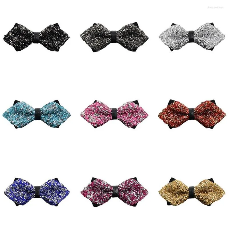 Bow Ties Men Crystal Pre-bundna diamantspets Läder Bowties Noble Luxury Shiny BWTQN0331