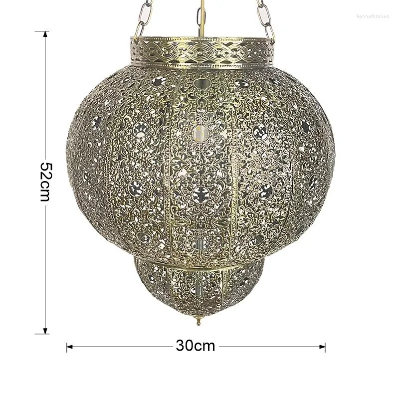 Lampade a sospensione Piccolo lampadario da sala buddista del sud-est asiatico in ferro battuto marocchino