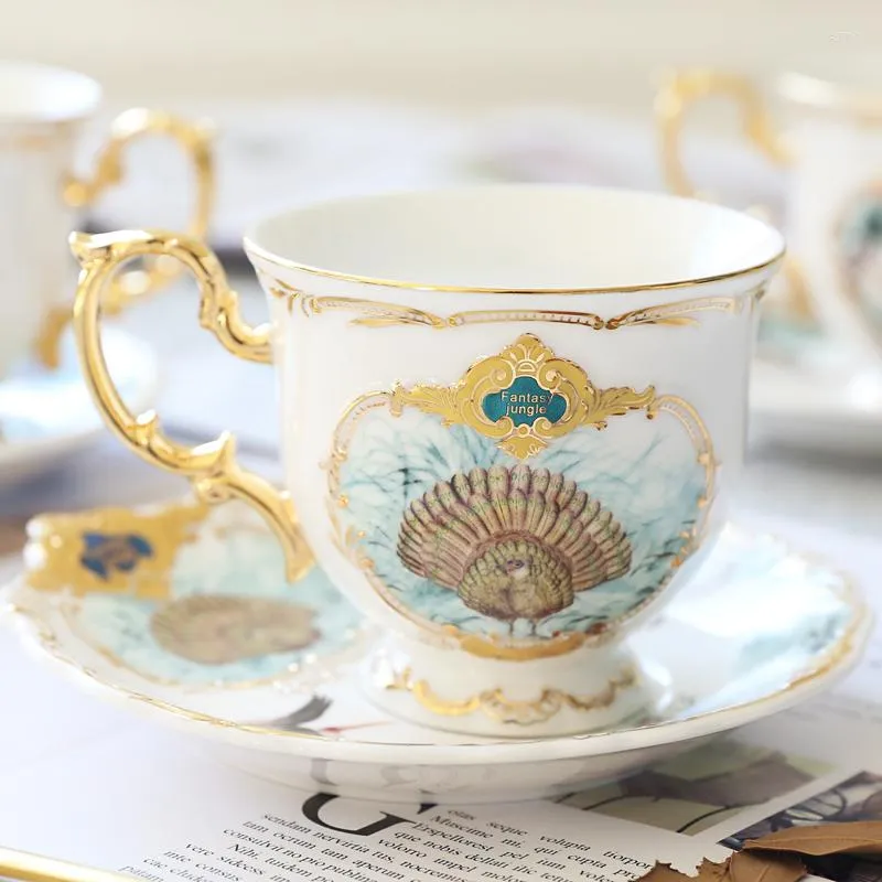 Чашки блюдцы английская джунгли керамическая кофейная кружка европейская изысканная блюдца чашки набор дома роскошный послеобеденный чай ретро золотой ручка
