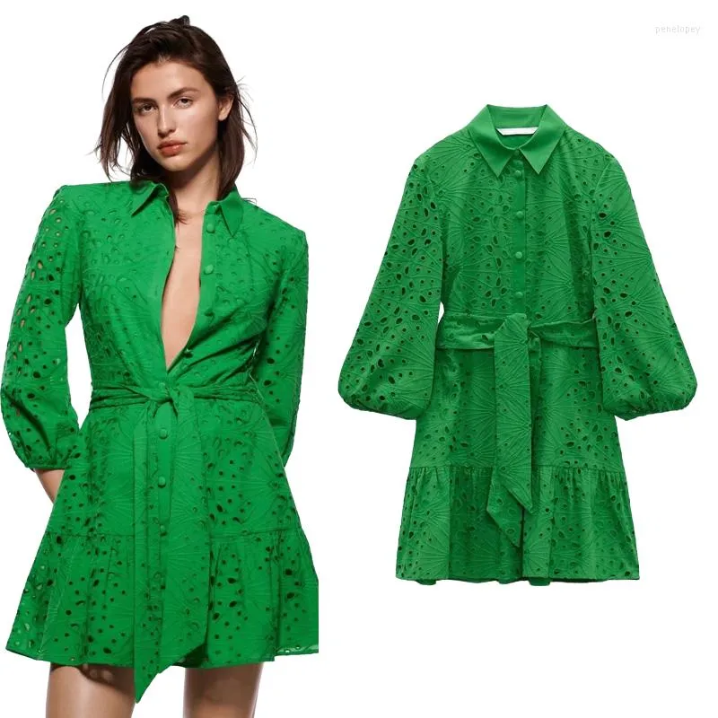 Robes décontractées 2023 Style élégant nœud ceinture découpe femme manches longues dames été robe courte vert brodé