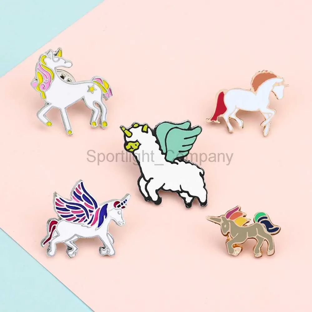 Broches de cheval pour femmes, épingle à revers en métal, Animal créatif, vêtements, sac, Badge, accessoires, bijoux à la mode, épingles en émail de dessin animé pour enfants