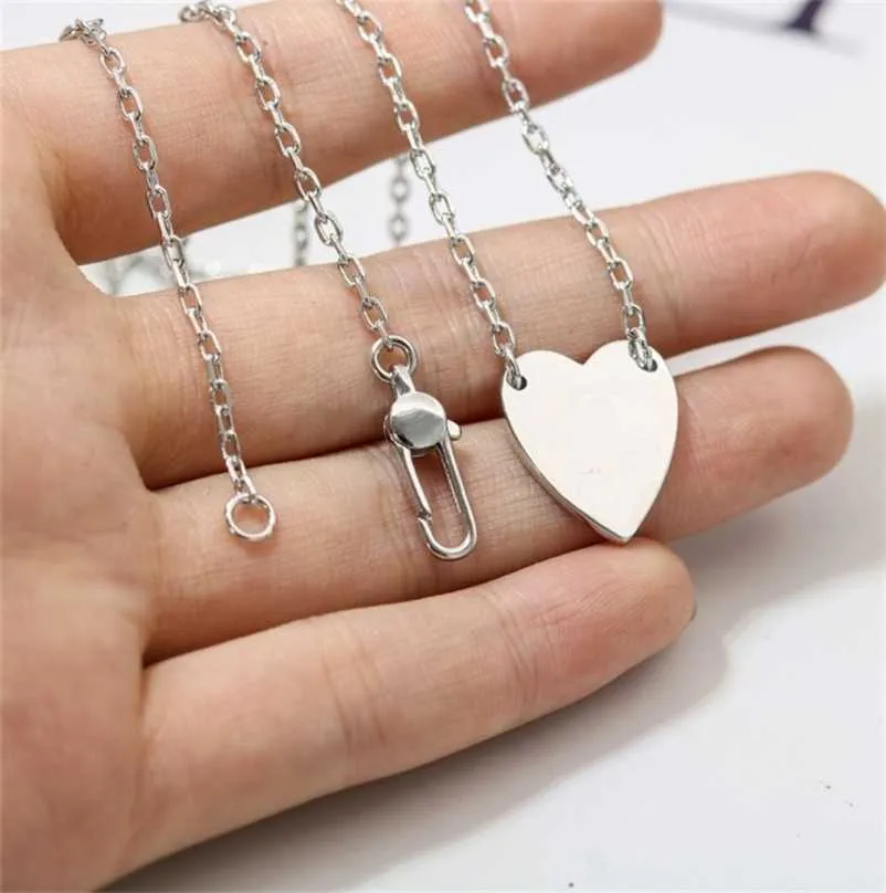 designer jewelry bracelet necklace ring high quality style bright heart-shaped pendant with men's women's simple couple sweater