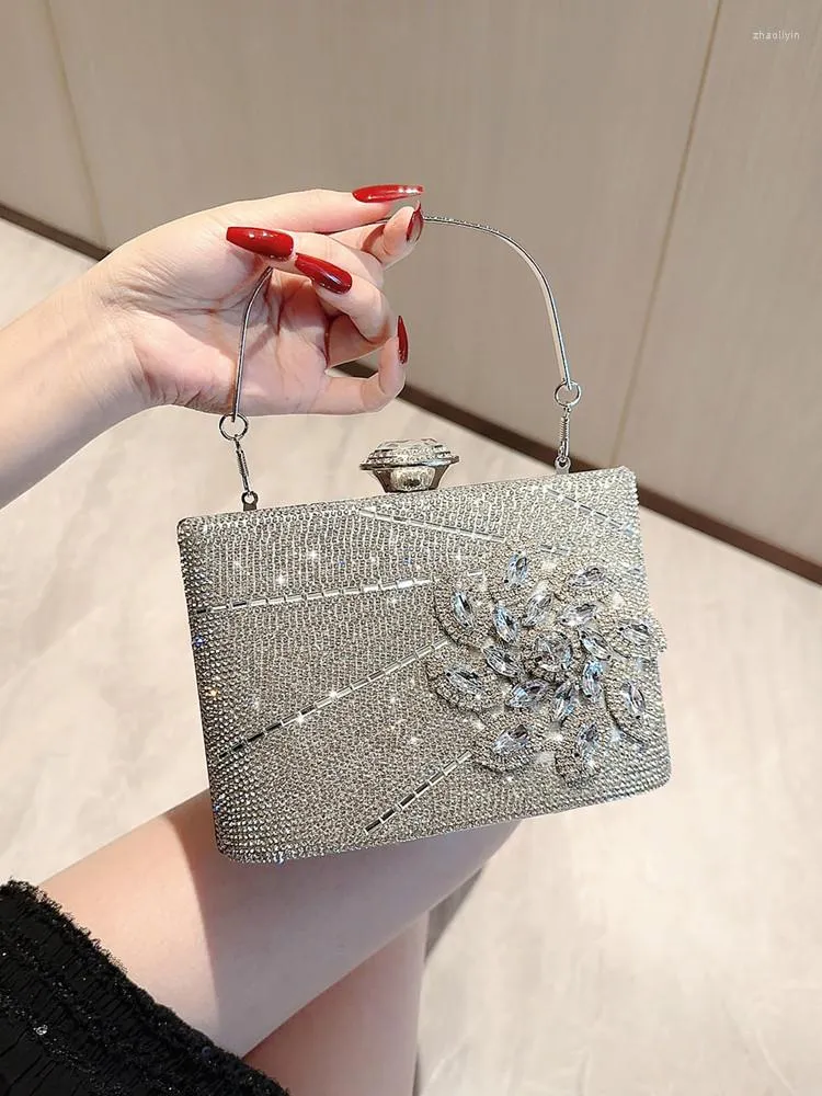 Avondtassen Luxe Diamanten Bloem Dag Koppelingen Tas Designer Bling Strass Vrouwen Ring Handvat Handtas Schouder Mini Flap Purse