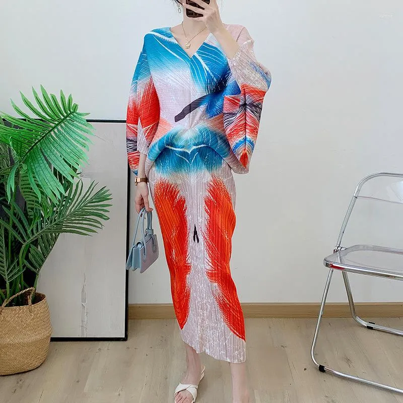 Casual Jurken Miyake Geplooide Batwing Mouw Jurk 2023 Zomer V-hals Gedrukt Mode Elegante Slanke Losse Vlees-Cover Lange voor Vrouwen