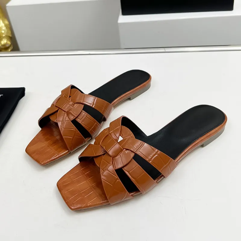 With Box Flat Bottom 2024 Summer Designer Woven Hollow Leather Sexy Outdoor Beach Womens Sandals And Slippers Sizes 35-43 +Box 6413