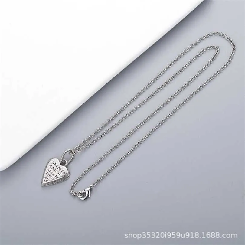 Nuovo 2023 gioielli di design braccialetto collana anello Xiao stesso rame bianco antico Love Pendant dritto