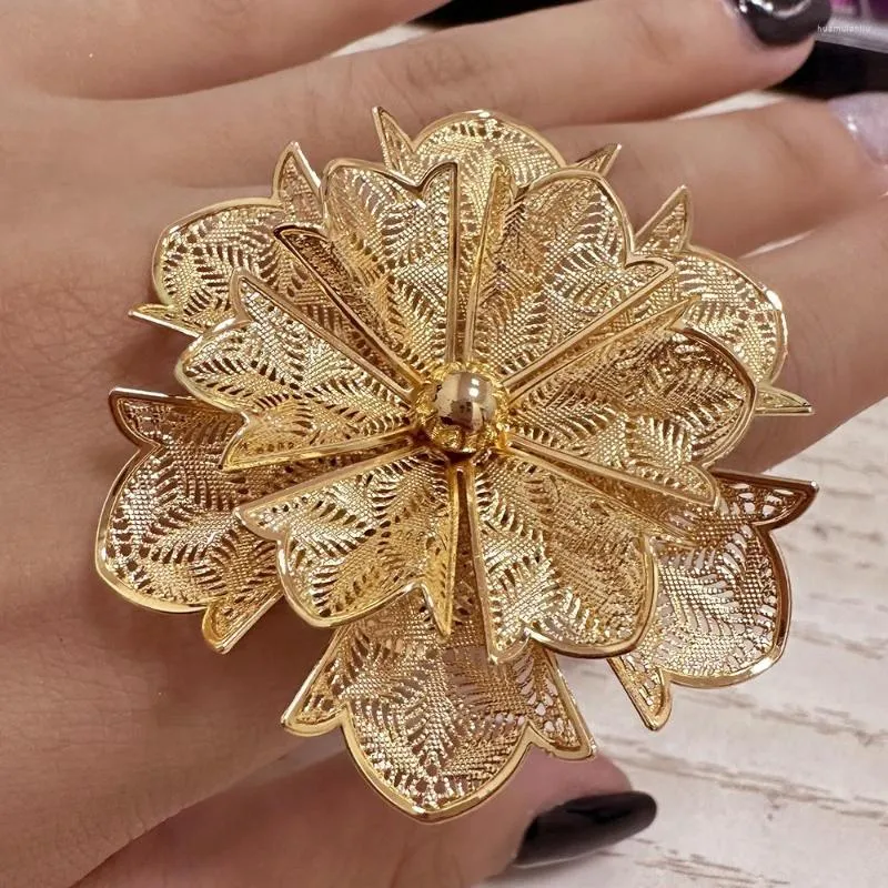 1pc Resin Fashionable Big Flower Adjustable Ring With Gold-colored Edge |  SHEIN