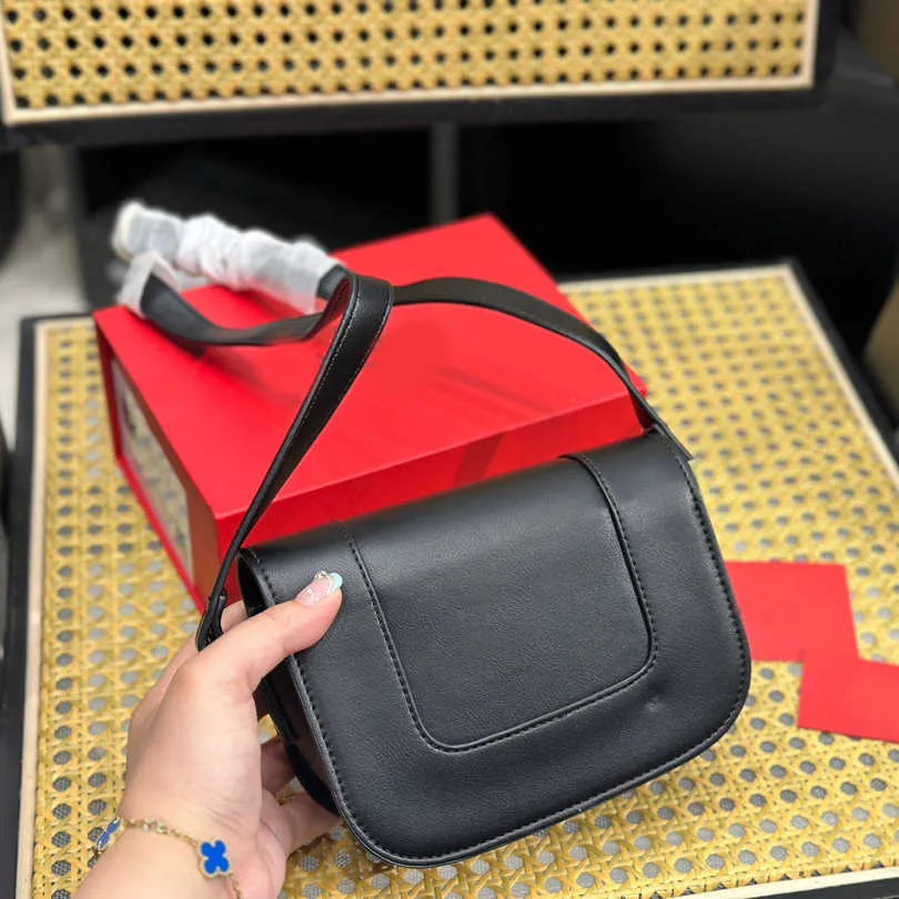 Mini Designer Bags Women Metal Crossbody Purse Shoulder Phone Bags Leather Pure Color Shoulder Flip Saddle Purses 230615 From 51 14 DHgate