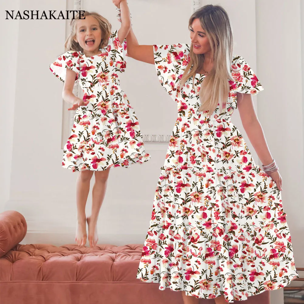 Family Matching Outfits Mom and daughter Long Floral Dress family look Dad Son flowers Print TShirt Mommy me clothes matching outfits 230601