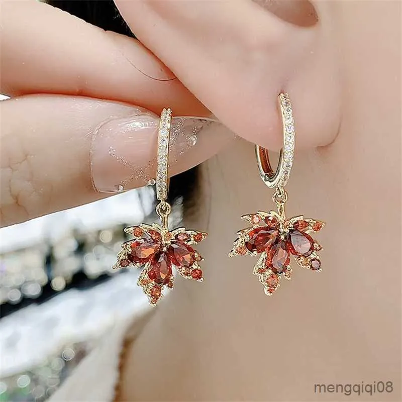 Brinco de gota de zircônia de bordo vermelho de luxo francês com strass brilhante para mulheres, pérola longa com borla e pingente de joias