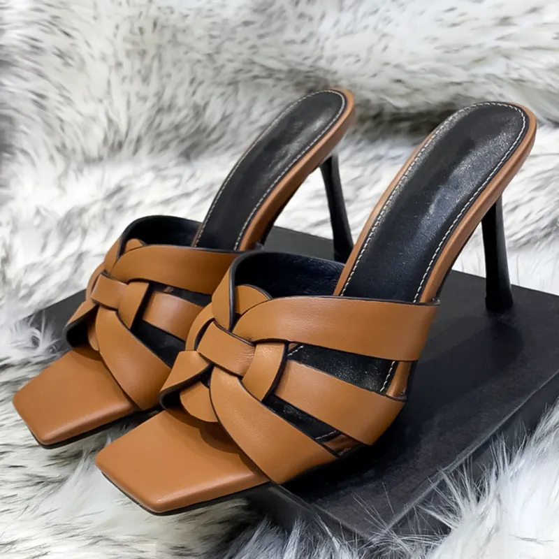 2023 été luxe Designer nouvelles sandales talon mince bout ouvert en cuir marron mince sangle talon haut pantoufles femmes chaussures mode chaussures de plage tailles 35-43 + boîte