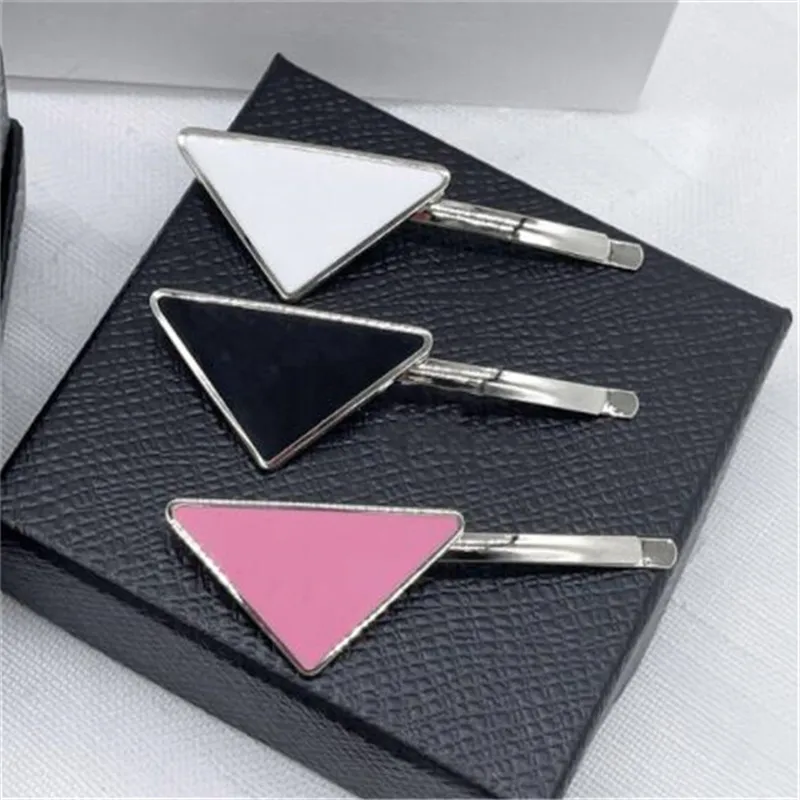 Designer Girl Metal Hair Clip Women Triangle Letter Barrettes Retro Hairpins Hairclip Fashion Hair Accessories