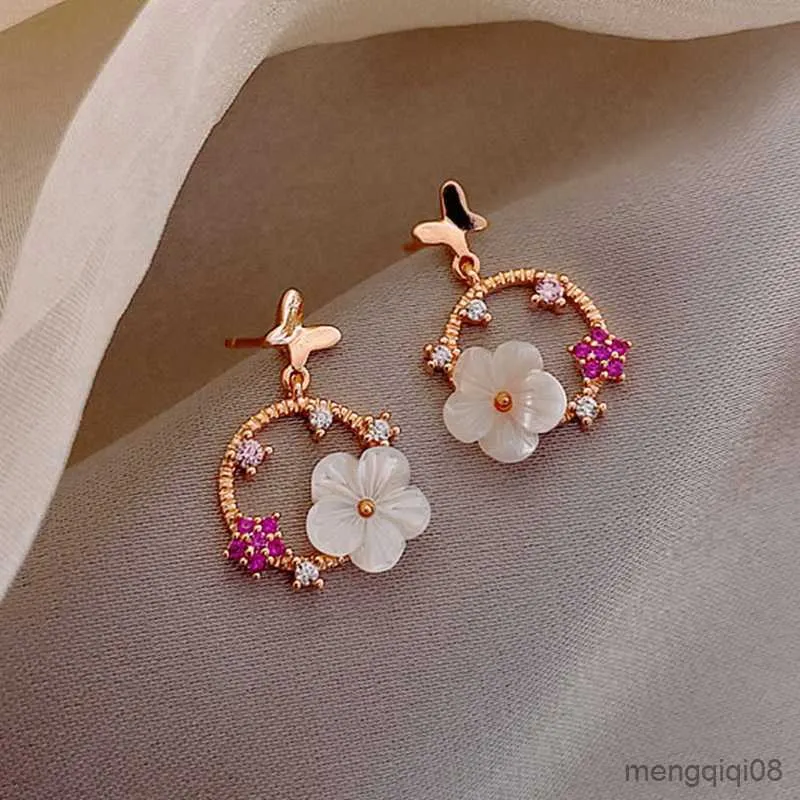 Stud exquis papillon fleur boucles d'oreilles pour les femmes brillant Zircon fleur de cerisier déclaration boucle d'oreille fille fête bijoux