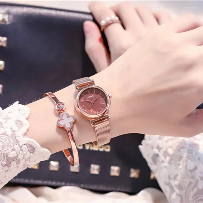 Wristwatches Green Forest Light Luxury French Niche Watch Female Ins Style Thin Belt Small Student Simple Temperament Girl