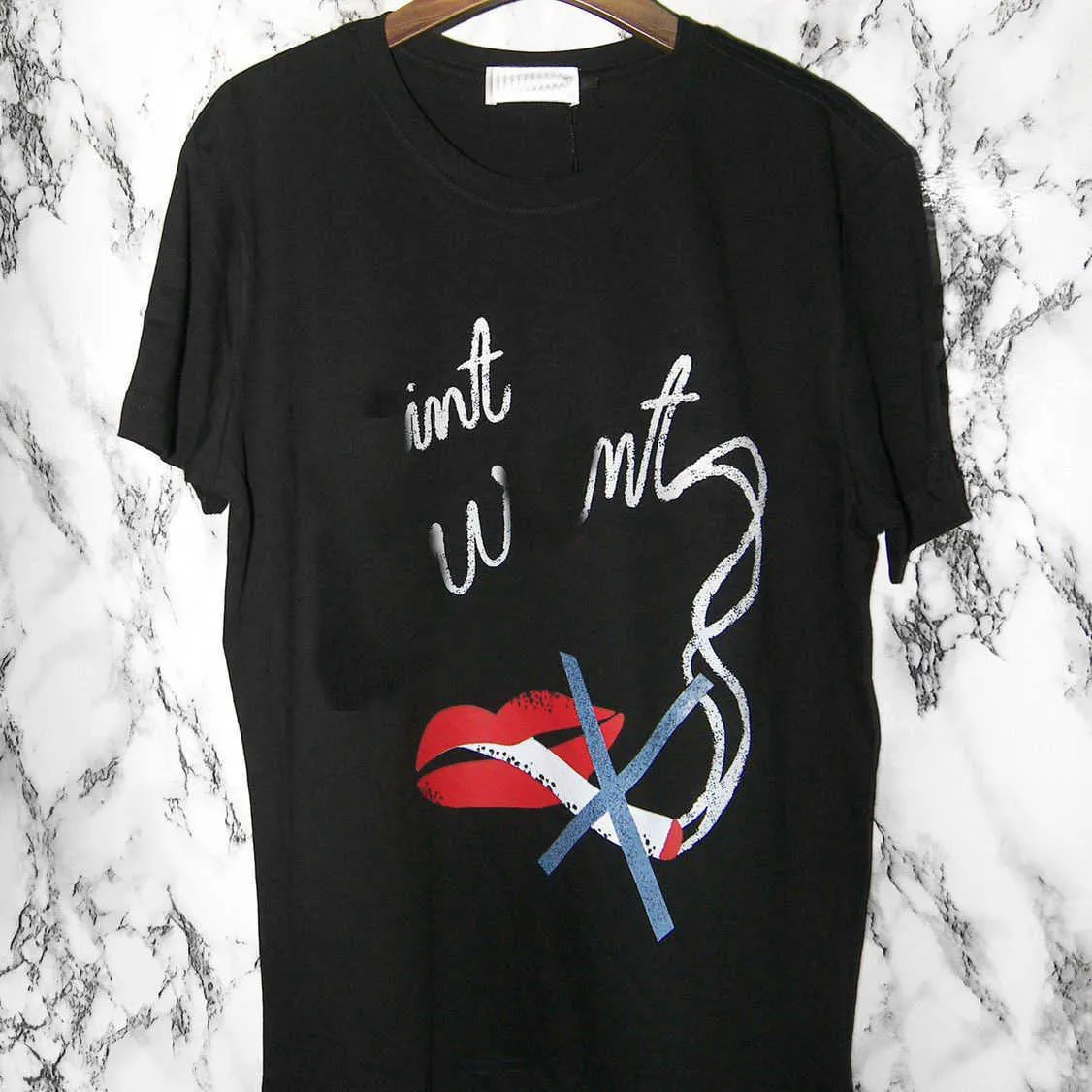 Designer Luxus Laurents Classic Int Mouth Red Lip Print Letter Round Neck Short Sleeve Herren- und Damen-Liebhaber-T-Shirt