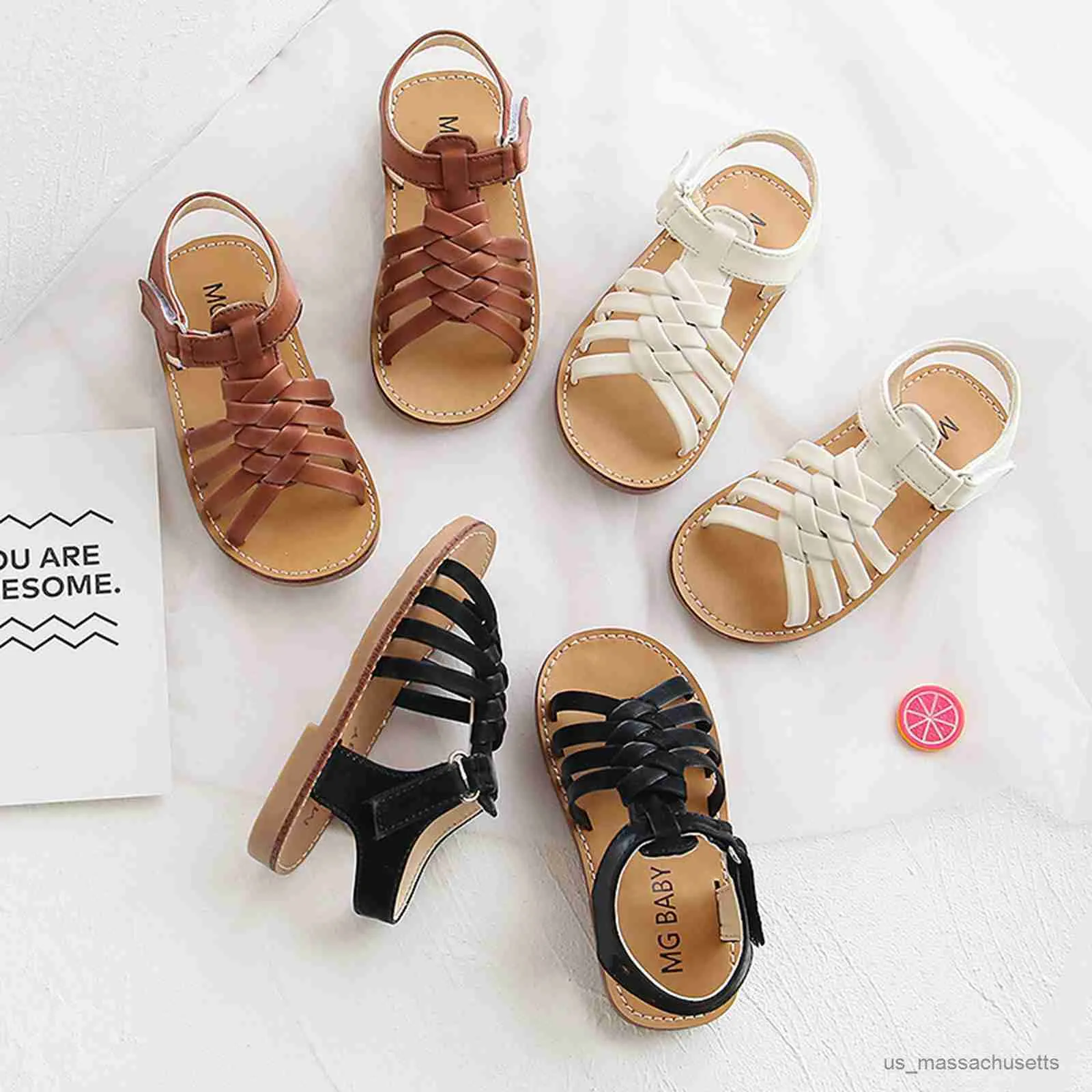 Sandaler Barn Småbarn Baby Sandal Vintage Girls Boys Crossed Strap Leather Flat Buckle Strap Open Toe Shoe Casual Beach Shoes Sandaler R230603