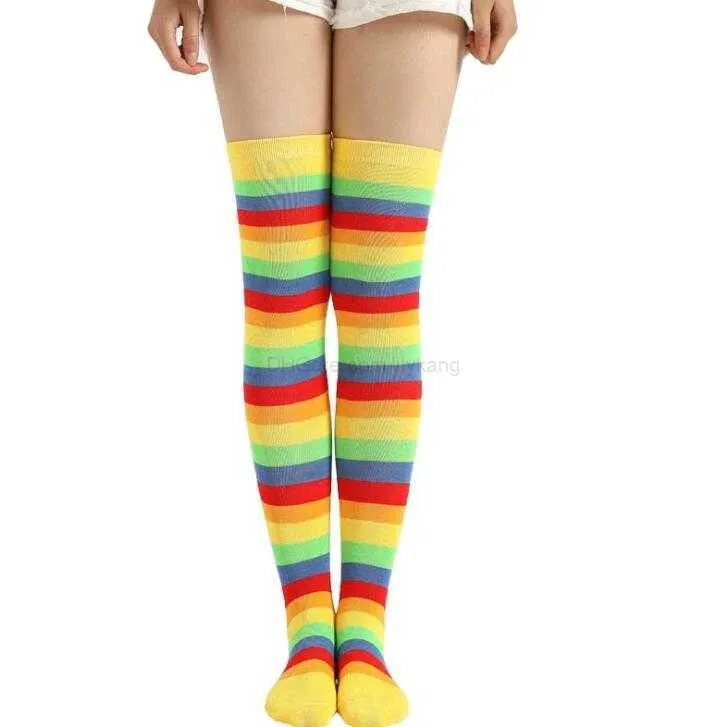 Meias listradas de arco-íris femininas sensuais Meninas Meias de joelho de tubo longo Meias altas Cosplay festivo Suprimentos para festas meias de Natal